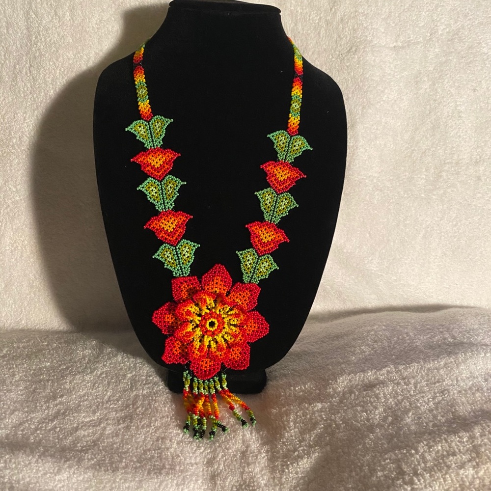 NWOT Art, Hand-Beaded